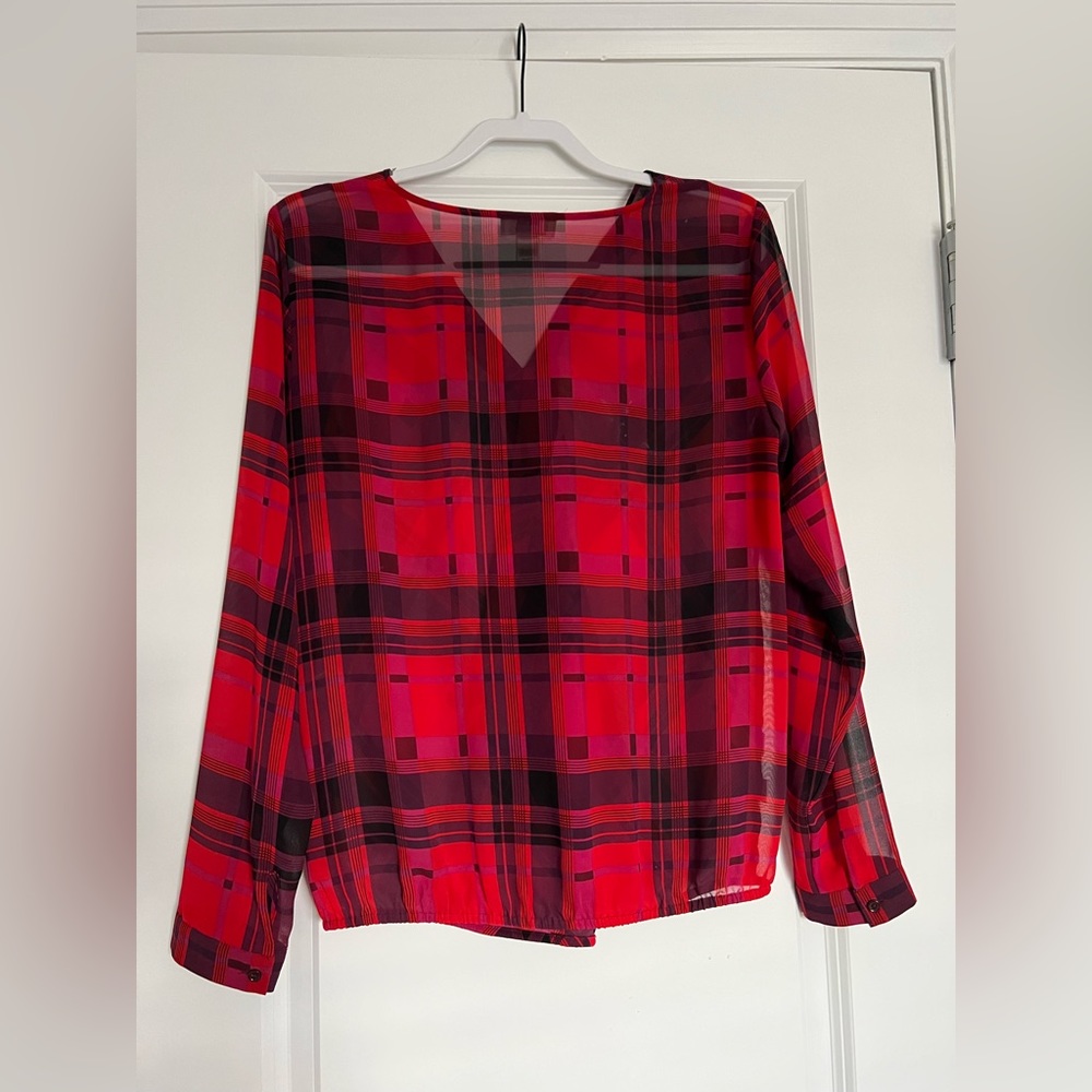 Sheer patterned top - Picture 2 of 3